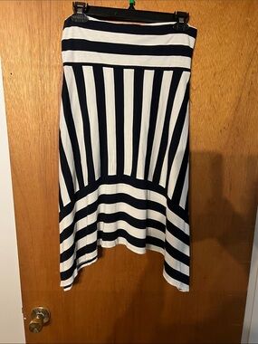 Ladies Gap skirt. Size medium
